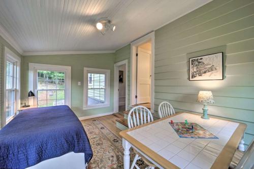 Sunroom/Gameroom