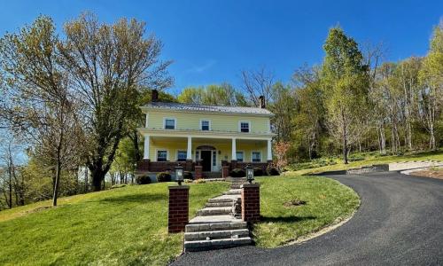 Smiling Hill Farmhouse